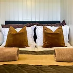 Panorama View - Free Parking - Perfect For Couples Apartament